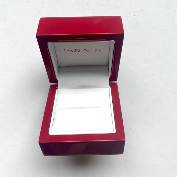 red engagement ring box